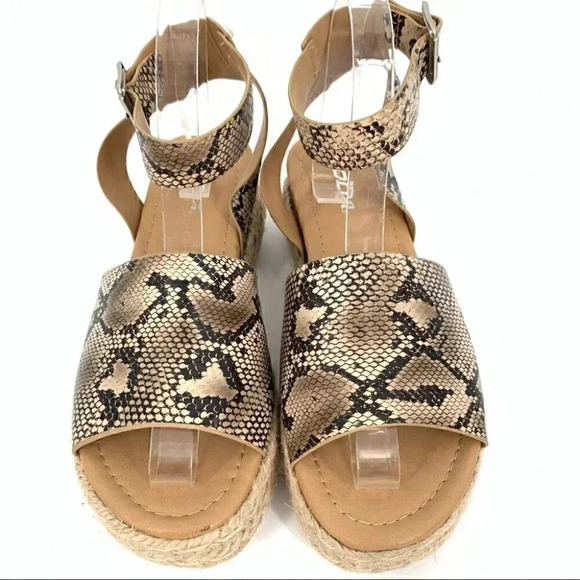 Soda women sandals 8.5 tan gray snakeskin print flatflorm Espadrilles chunky - Picture 2 of 11